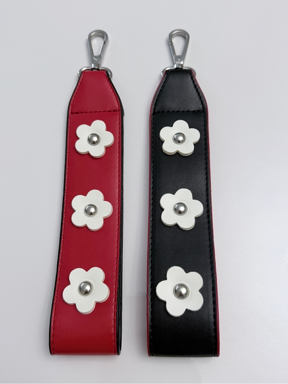 Y2K Daisy Flower Faux Leather Purse / Keychain Set Red and Black